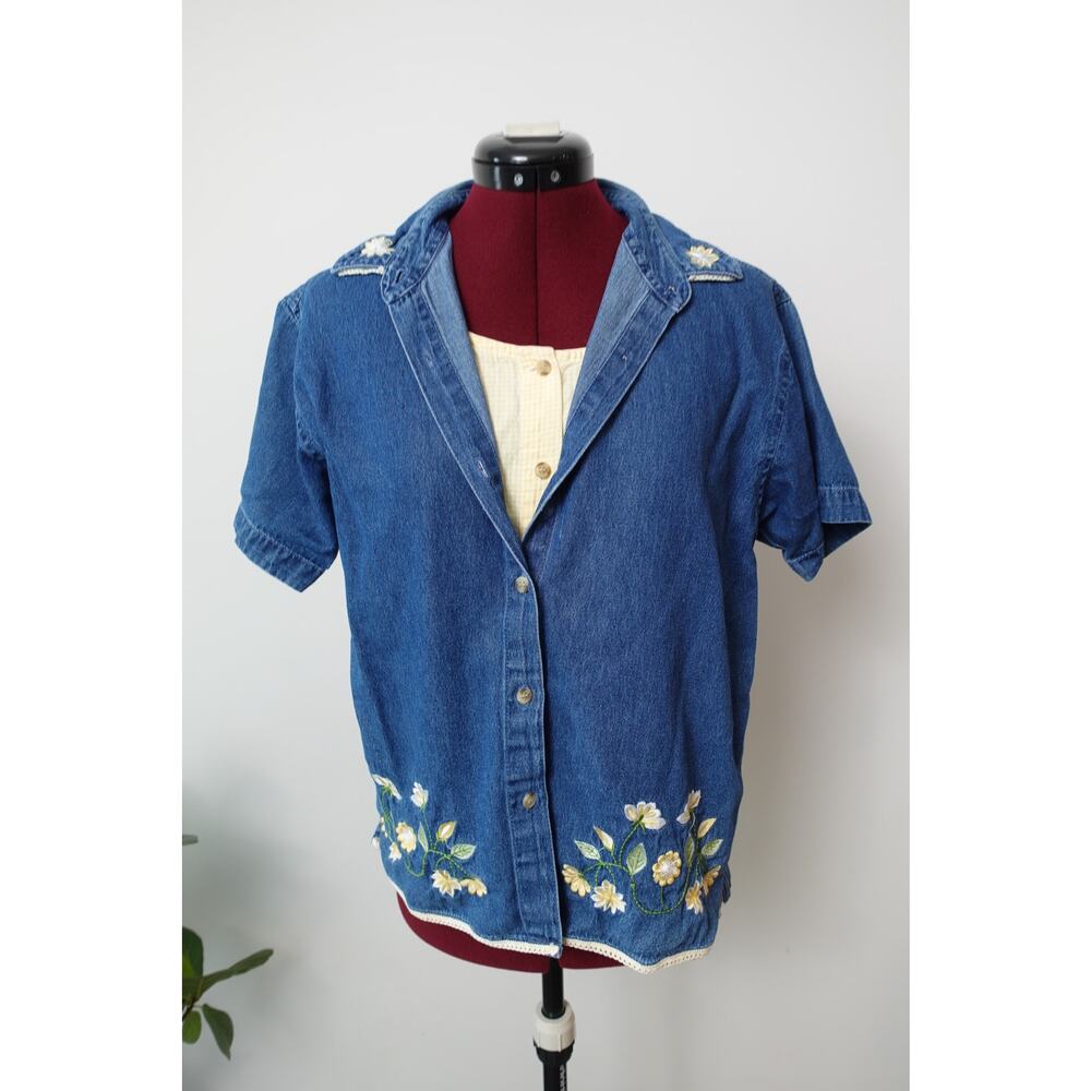 Maggie & Max Vintage Denim floral Embroidery Size Medium